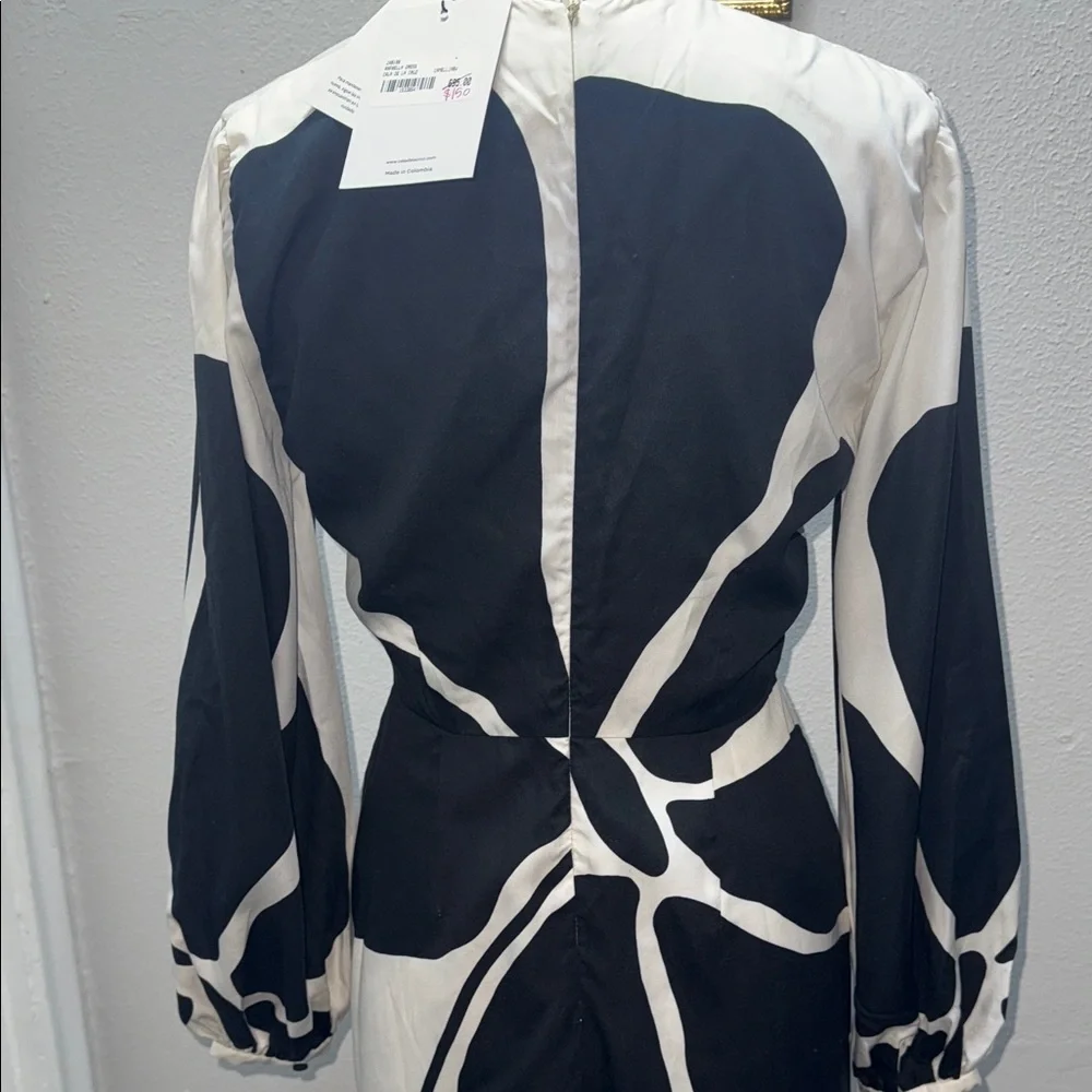 Rafaella Cala de la Cruz Chic Monochrome Long Sleeve Dress - Picture 10 of 11